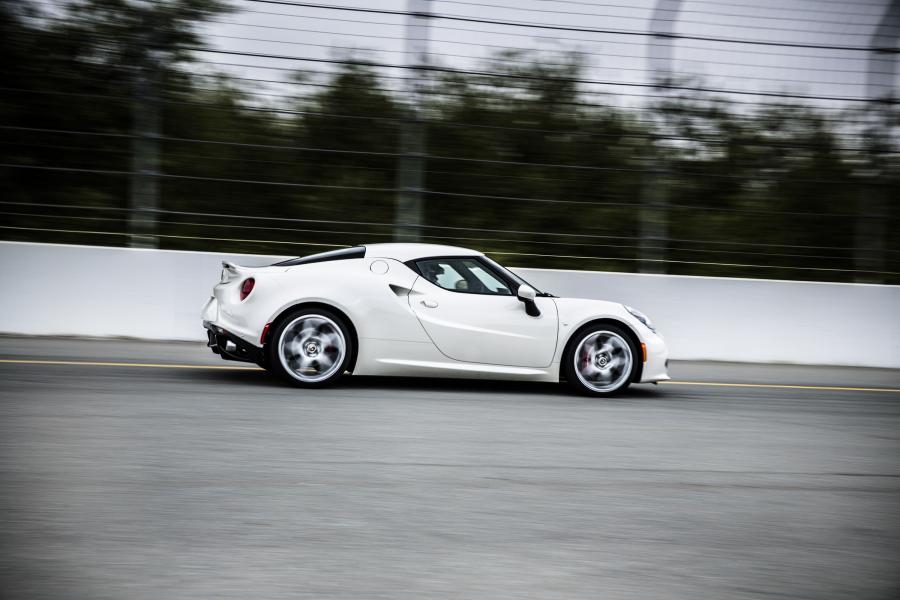  Alfa Romeo 4C (960) 2014 года  (NA) (фото 36 из 40)